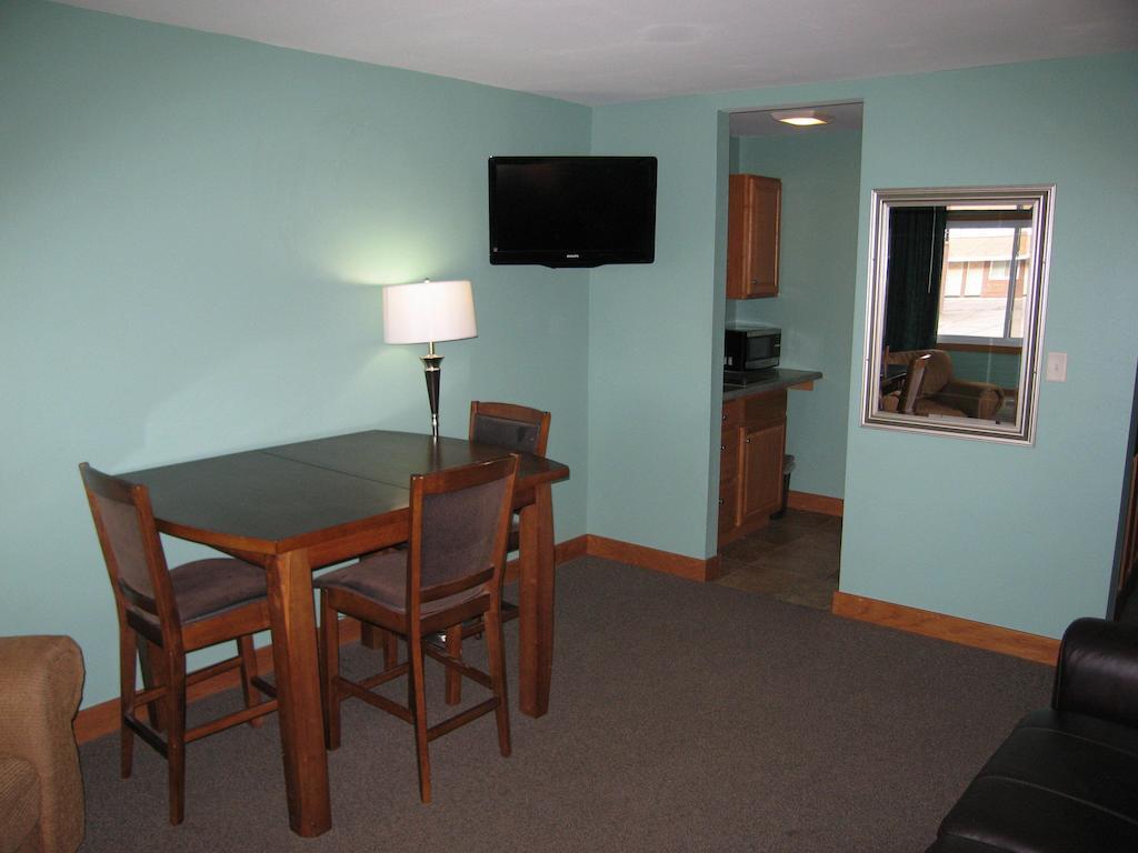Motel Travelers